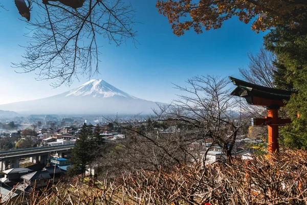 Chureito Pagoda 'dan Fuji dağı manzarası 