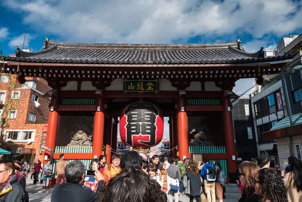 Kaminarimon (Gök gürültüsü) Sensoji Tapınağı Kapısı, Tokyo — Stok fotoğraf