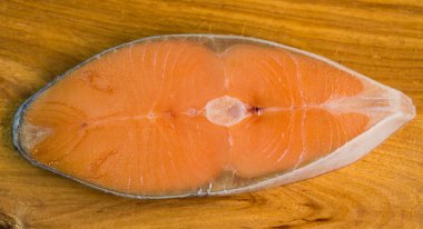 Tahtada somon bifteği