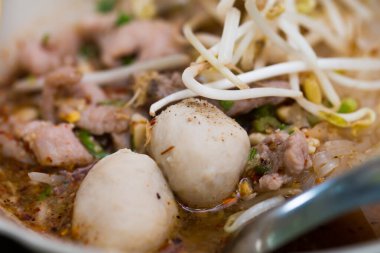 Erişte çorbası. Yakından.