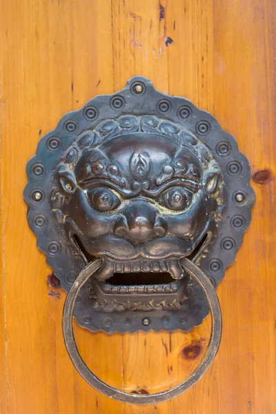 Chinese door holder — Stock Photo, Image