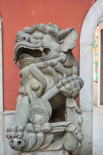 Estátua de leão estilo chinês — Fotografia de Stock