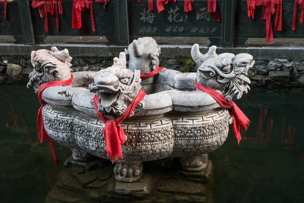 Statue at Heaven Gate at the Tianmen Mountain — Stock Photo, Image