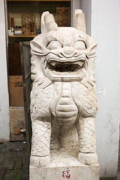 Estátua de leão estilo chinês — Fotografia de Stock