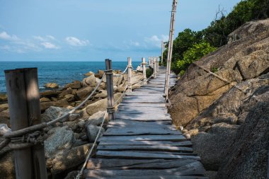 Haad Rin 'de tahta kaldırım, Koh Pha Ngan