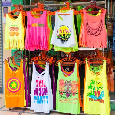 Dolunay partisi tişörtü
