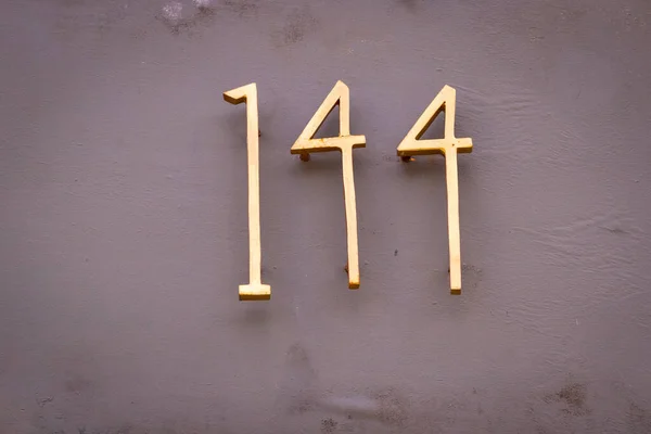 Дом Номер 144 Серой Стене — стоковое фото