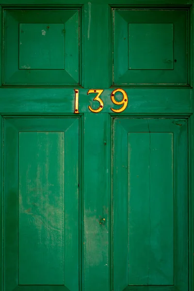 Haustür Aus Holz Mit Der Nummer 139 London — Stockfoto