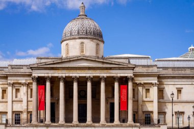Londra, İngiltere - 15 Mayıs 2020: Ulusal Galeri terk edildi - Londra Kilit altında