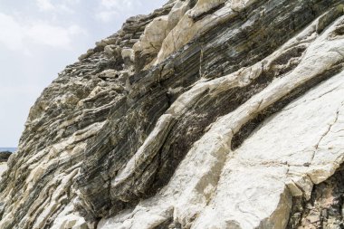 Katmanlı kaya oluşumu kıvrımlar Akdeniz Adası Crete, Yunanistan