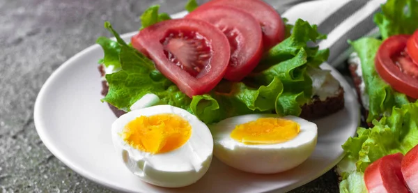 Eggs Boiled Cut Healthy Sandwich Ray Bread Cream Cheese Tomatoes — Stock Photo, Image