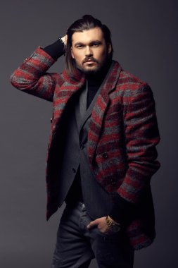 Ceket Studio yakışıklı adam