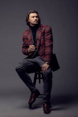 Studio yakışıklı erkek modeli