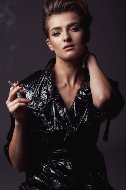 Seksi genç modeli Studio