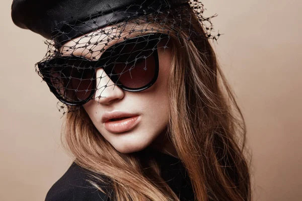 Fashion Portrait Beautiful Young Woman Black Cap Dark Sunglasses Veil — Stock Photo, Image