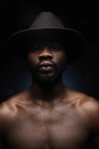 Portrait Handsome Black Man Dark Hat Naked Sports Torso Looking — Stock Photo, Image