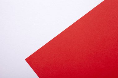 Arka plan olarak kırmızı ve beyaz pastel kağıt dokusu. Üst görünüm