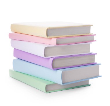 Beyaz arka planda izole edilmiş renkli kitap yığını. Farklı kitapların koleksiyonu. Okumak için ciltli kitaplar. Okula ve eğitim öğrenme konseptine dönüş