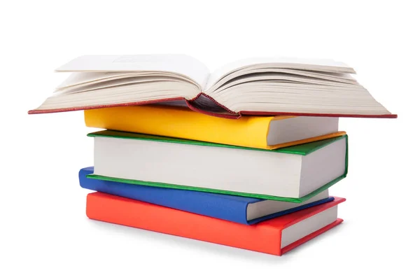 Beyaz arka planda izole edilmiş renkli kitap yığını. Farklı kitapların koleksiyonu. Okumak için ciltli kitaplar. Okula ve eğitim öğrenme konseptine dönüş