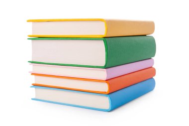 Beyaz arka planda izole edilmiş renkli kitap yığını. Farklı kitapların koleksiyonu. Okumak için ciltli kitaplar. Okula ve eğitim öğrenme konseptine dönüş