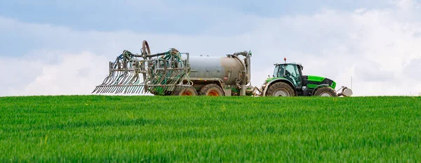Lesna Czech Republic April 2019 Wheat Treatment Herbicide Sprayer Works — Stock Photo, Image