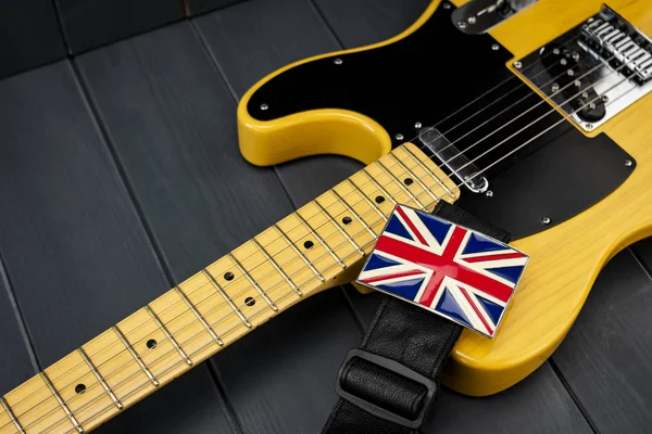 American classic electric guitar with metallic clasp of the Brit