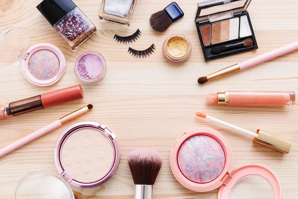 Kosmetik- und Make-up-Produkte — Stockfoto