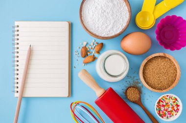 Boş tarif kitabı malzemelerle pişirme