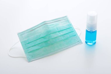 Coronavirus, 2019 ncov koruma maskesi ve el hijyeni için alkol spreyi.