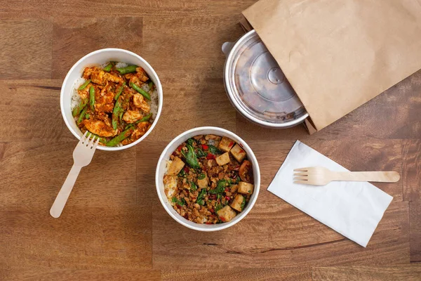 Livraison Plats Asiatiques Emporter Repas Pratique Dans Une Boîte Nourriture — Photo