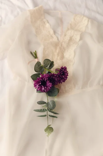 Peignoir beige kleur voor de bruid — Stockfoto