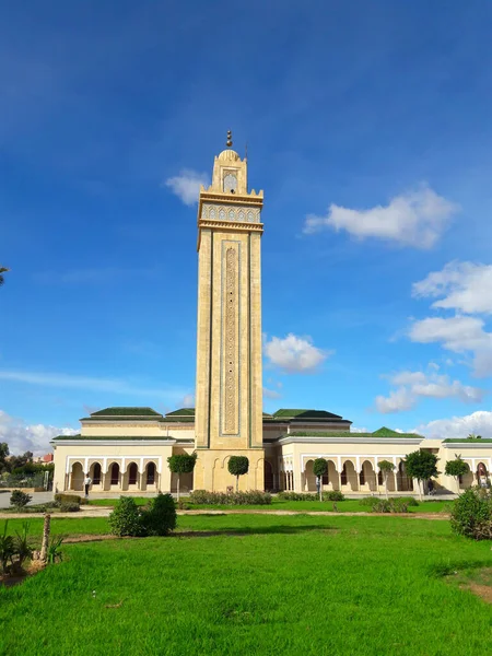 Fas 'ın Oujda kentindeki Muhammed 6 camii. 