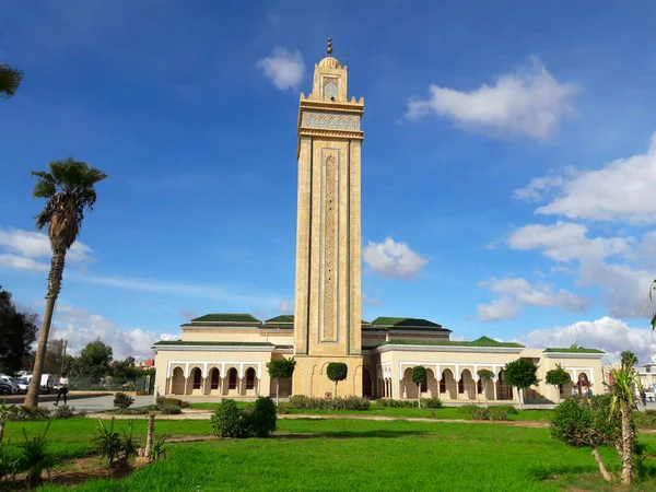 Fas 'ın Oujda kentindeki Muhammed 6 camii. 