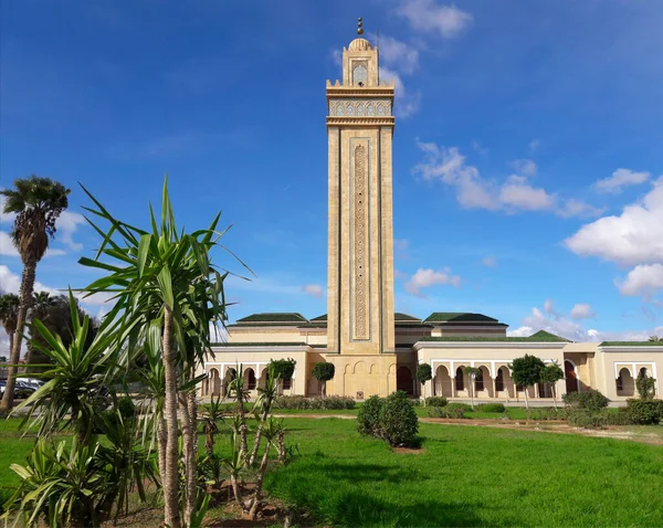 Fas 'ın Oujda kentindeki Muhammed 6 camii. 