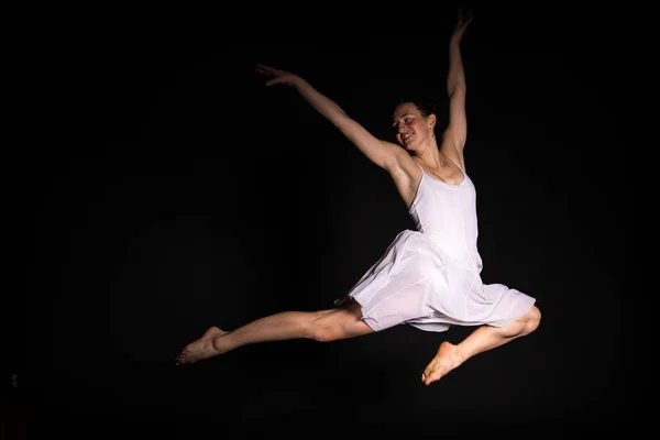 Bailarina Salto Estudio — Foto de Stock