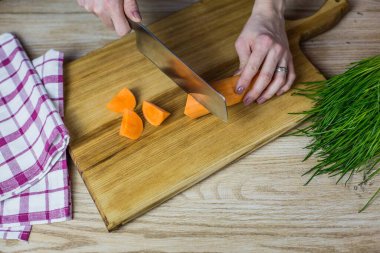 Masada üç renkli biber var.