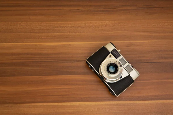 Vintage Film Camera Wood Background — Stock Photo, Image