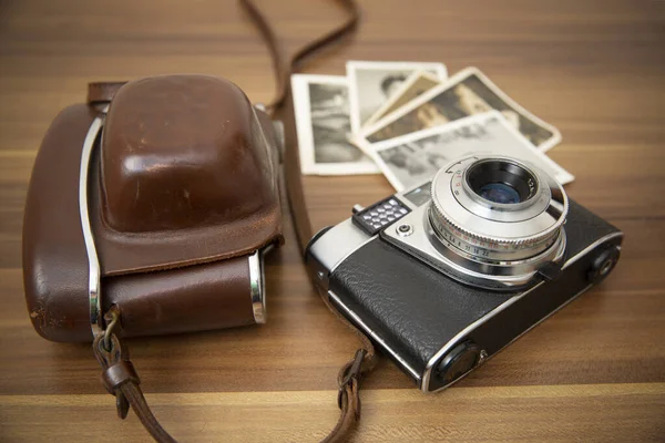 Vintage Film Camera Wood Background — Stock Photo, Image