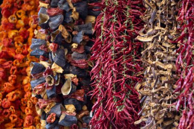 Kırmızı dolmalık biberler, bir demet kırmızı dolma biber.