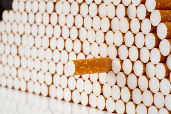 Sigara içilen bir yeri kapat.