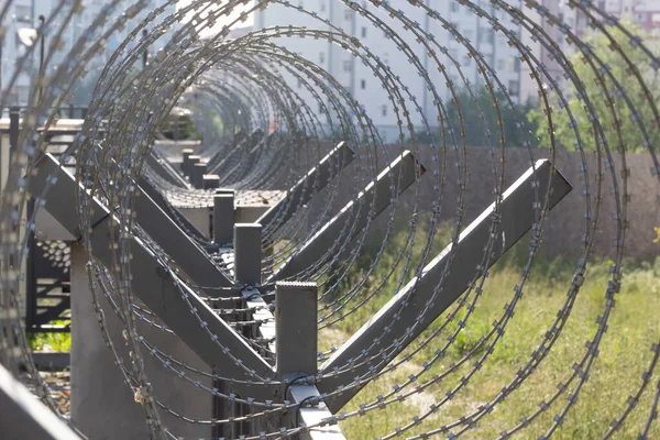 Prikkeldraad Stalen Muur Tegen Immigaties — Stockfoto