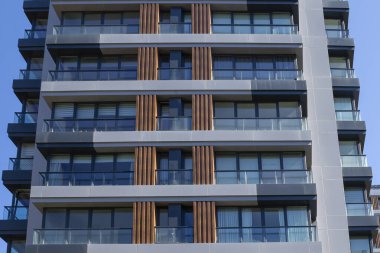 Modern, lüks apartman binası.