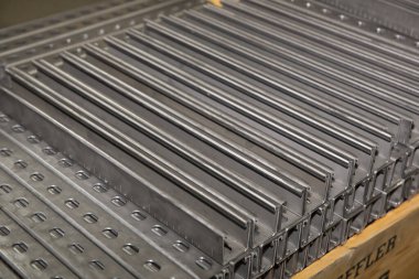 Endüstriyel demir parçaları