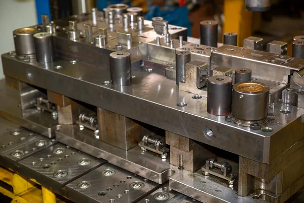 Endüstriyel demir parçaları