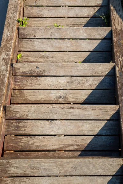 Vieja Escalera Madera Con Bordes Sombreados — Foto de Stock