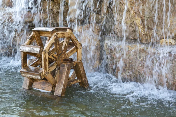 Wassermühle Aus Holz Pool — Stockfoto