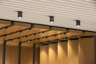 Askıya alınmış tavanın kurulumu