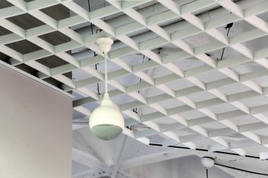 Askıya alınmış tavanın kurulumu