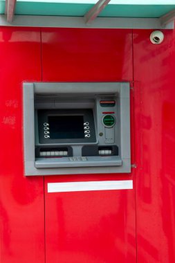 Otomatik veznedar makinesi yolda.