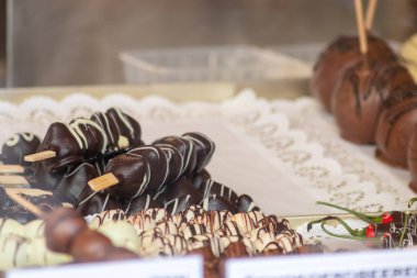 Lezzetli çikolata şekerlemelerine yakın çekim